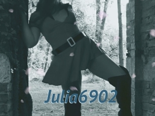 Julia6902