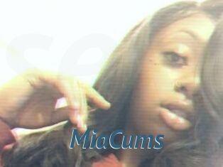 MiaCums