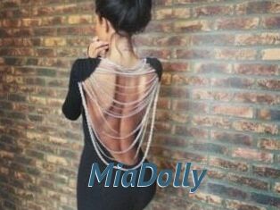 Mia_Dolly