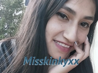 Misskinkyxx